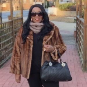 Meet your Posher, Desiree